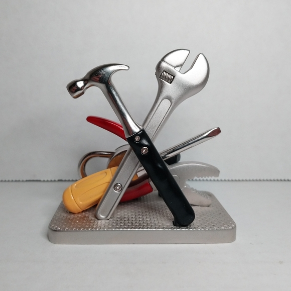 Timex small tool clock. hammer, screw driver. wrench, lock etc - Picture 2 of 6